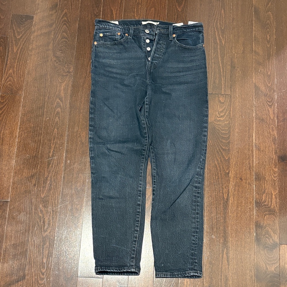 Levi's Wedgie Black size 28